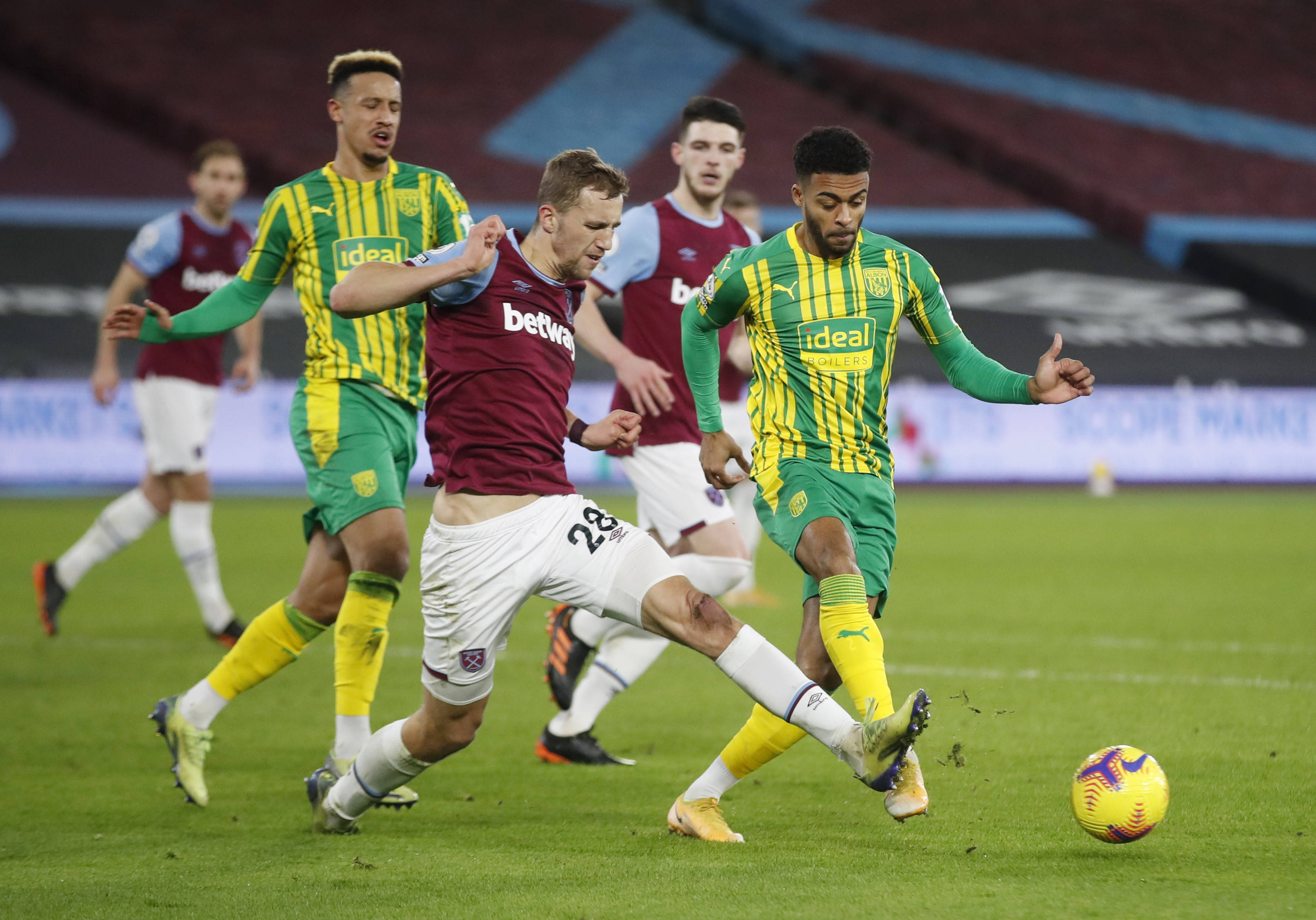 雷成功扑出 雷成功扑出